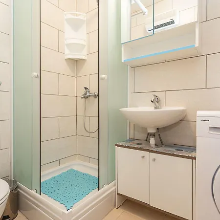 Mit Klima, Wifi, Parkplatz, Waschmaschine Apartman Baška